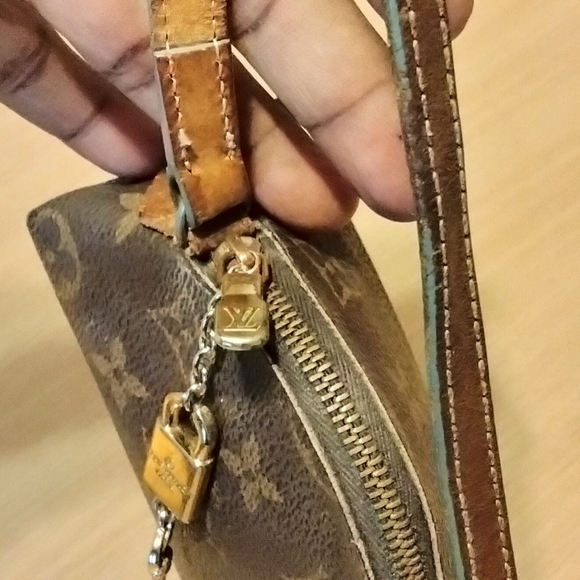 Genuine Louis Vuitton Monogram Cosmetic Pouch - Picture 11 of 16